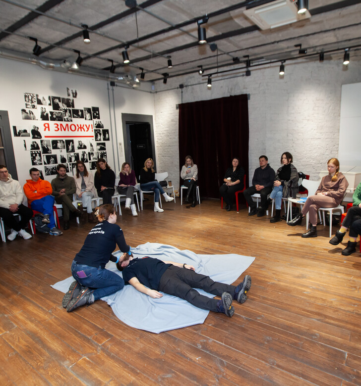 First aid training for civilians at Dialog Hub