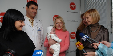 Елена Пинчук открыла обновленное акушерское инфекционное отделение для ВИЧ-позитивных мам